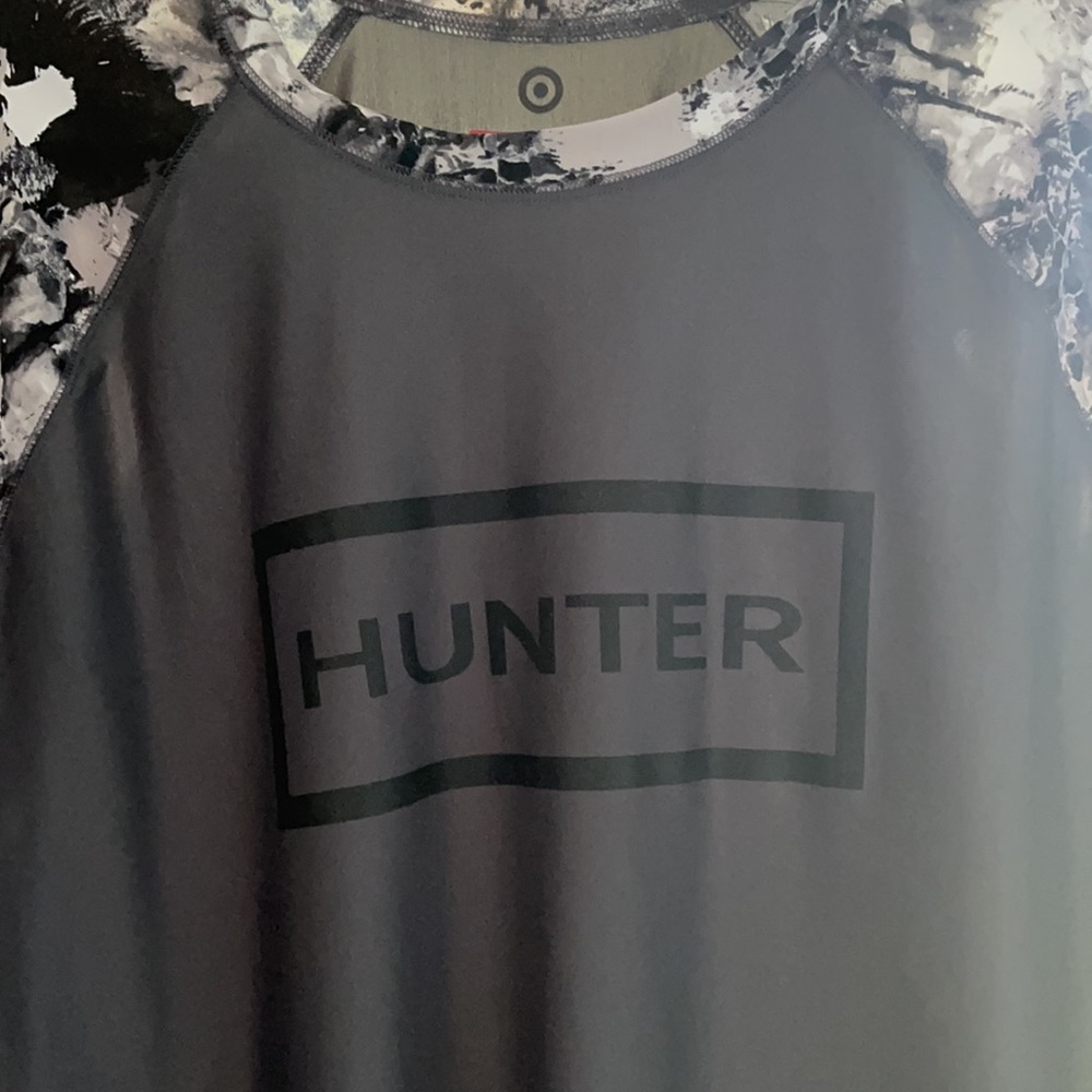 HUNTER - Picture 2 of 4